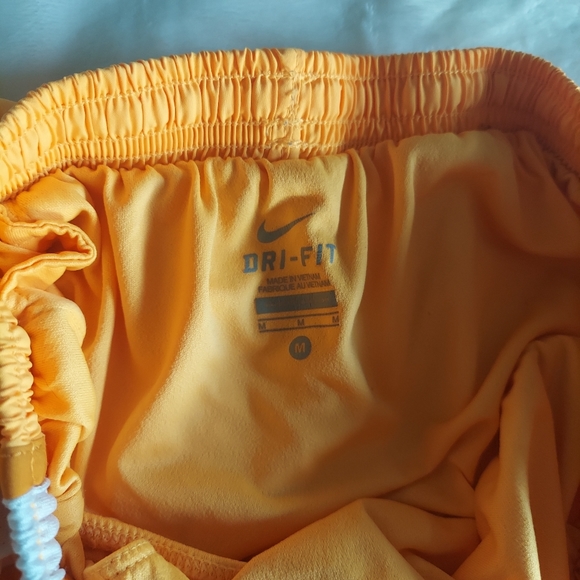 Nike Dry fit running shorts - Picture 5 of 5